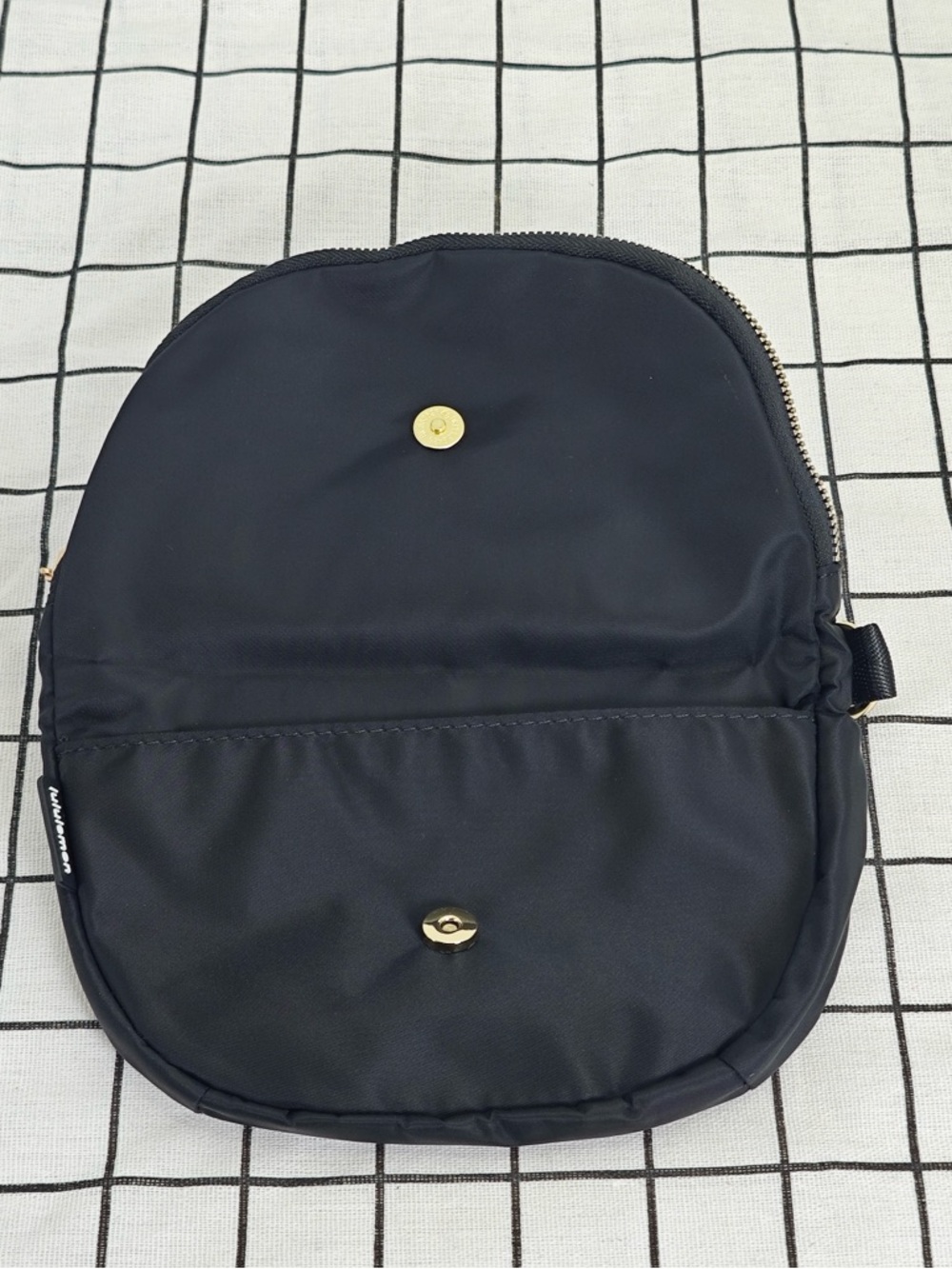 lululemon athletica Black Crossbody Belt Bag with Gold Hardware 2L - Picture 3 of 5
